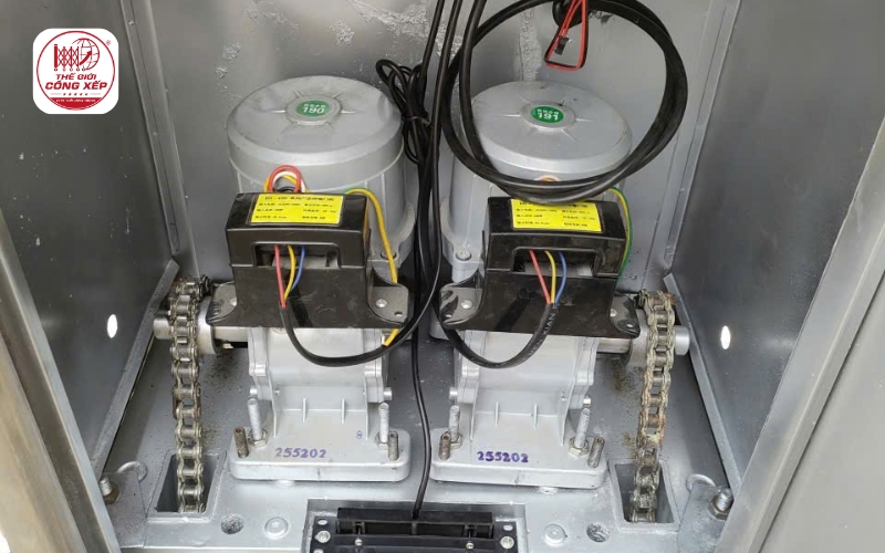 Cửa cổng xếp tự động inox