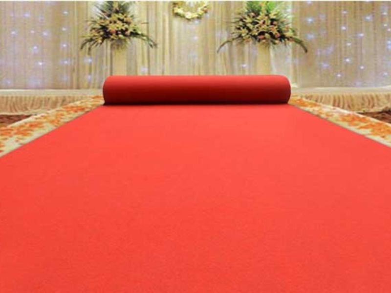 Thảm nỉ đỏ sự kiện
